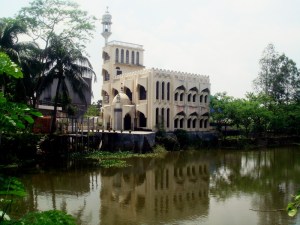 1. Mosque on road between Dhaka & Sonargaon 2009